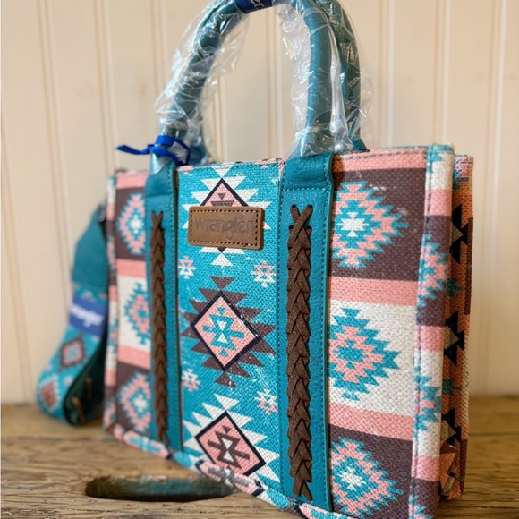 Wrangler Blue and Pink Aztec/western/crossbody purse/tote bag - Picture 2 of 6